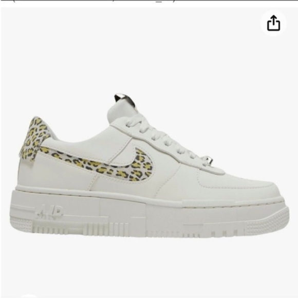 Nike NWOB Women Air Force‎ 1 Pixel SE Leopard - Picture 1 of 7